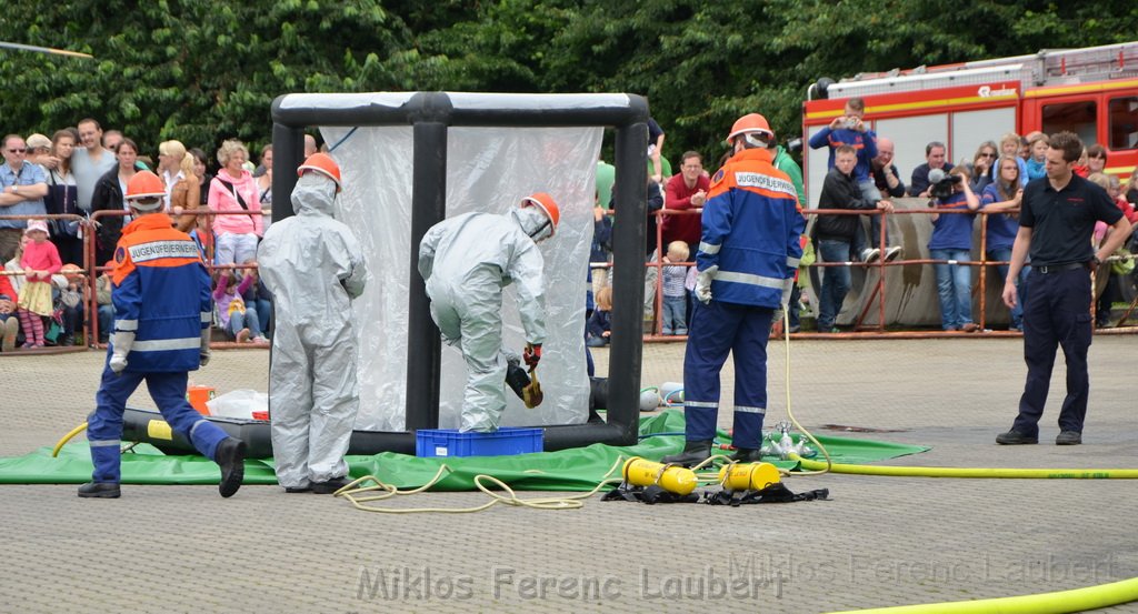 Tag der Offenen Tuer BF Koeln Weidenpesch Scheibenstr P258.JPG